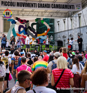 Il palco in piazza