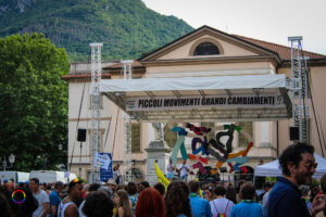 La piazza e il palco